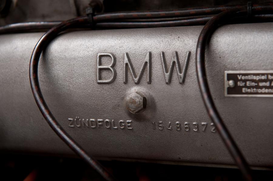 Моторный отсек BMW 507 (Series II) 1958 года  (фото 14 из 26)